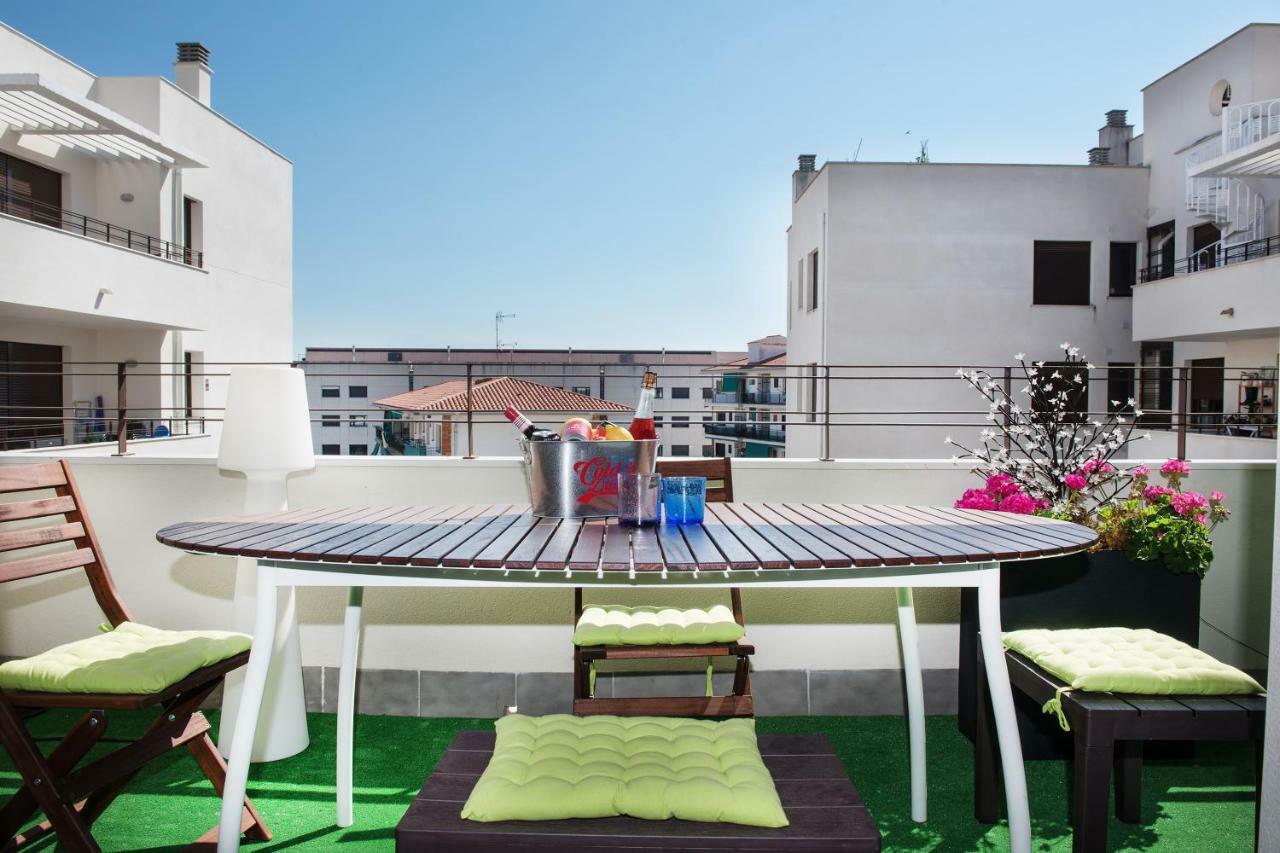 New Apartment With Big Terrace 10 Min Walk To Beach Supermarkets كالافيل المظهر الخارجي الصورة