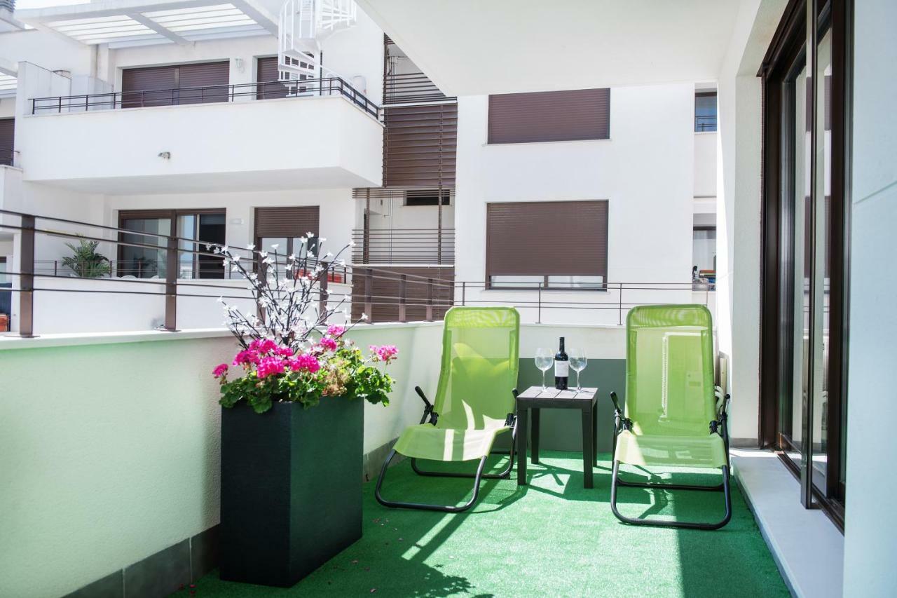 New Apartment With Big Terrace 10 Min Walk To Beach Supermarkets كالافيل المظهر الخارجي الصورة